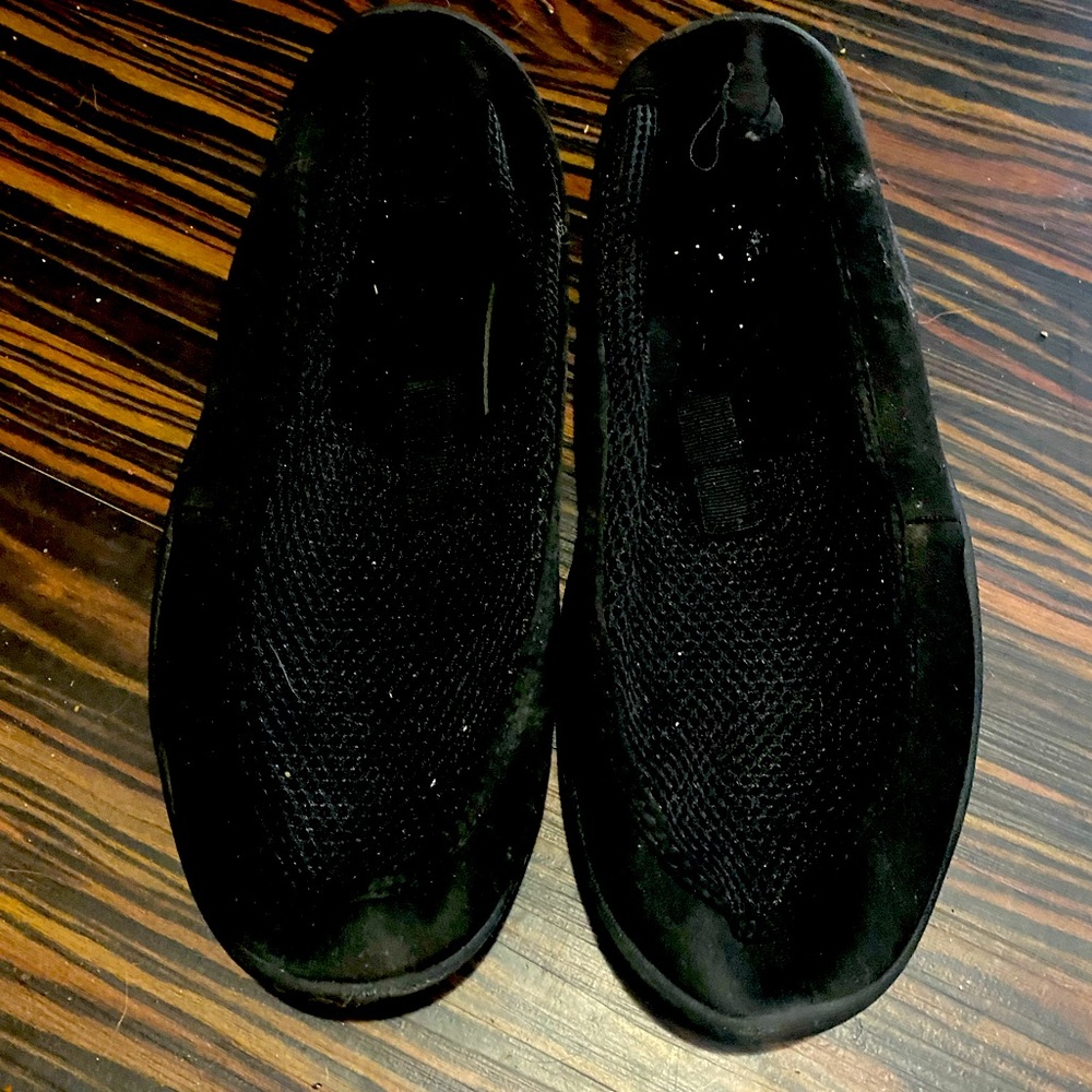 Black men’s water shoes never worn size 11-12